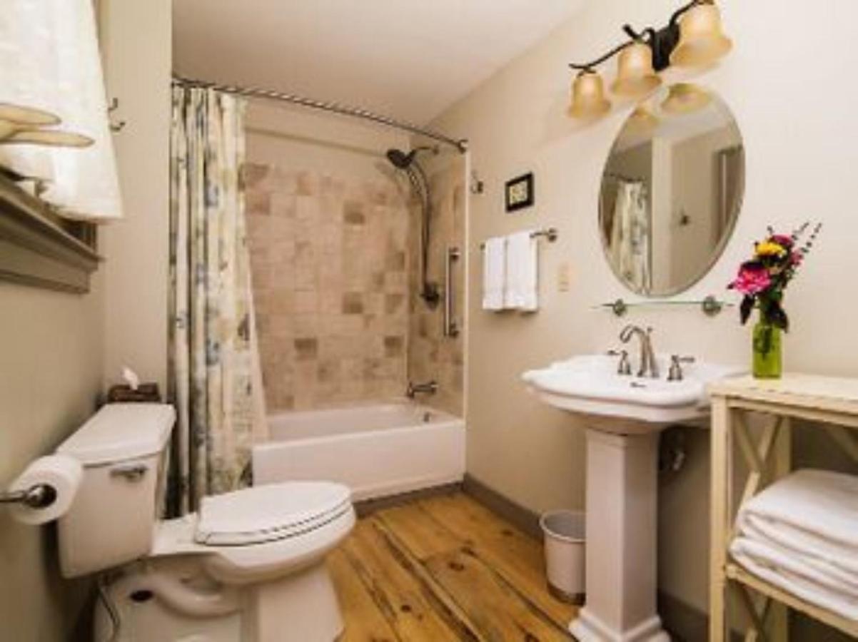 Bark Eater Inn Keene Bagian luar foto